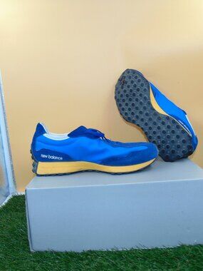 New Balance 327 Sneakers 💙💛 Women’s 9 (Youth 7.5) Clean & Stylish!